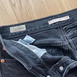 Levi’s Wedgie Straight Premium Denim
